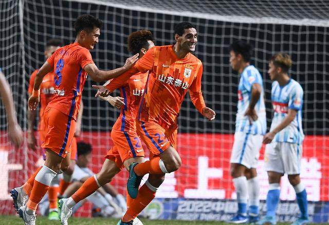 V站体育赛事-费莱尼解锁泰山进球荒：复出即建功这五个月很困难